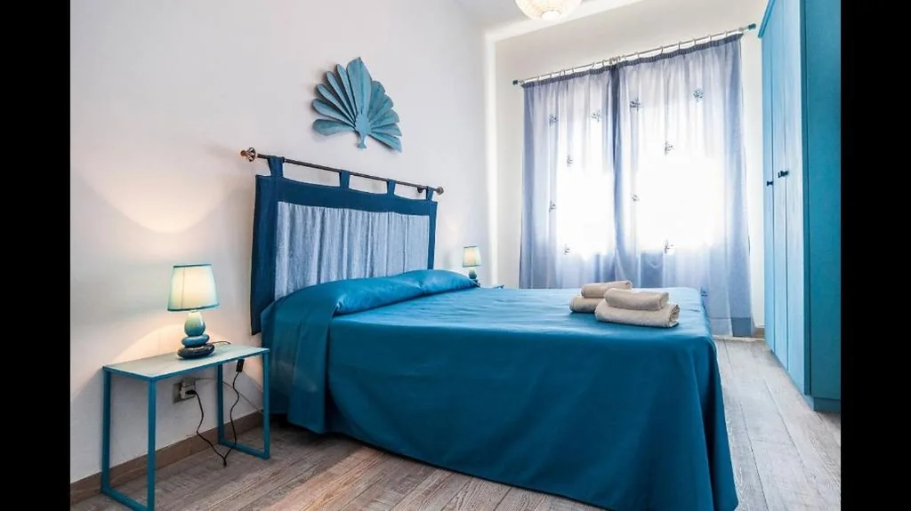 Camera Matrimoniale con Bagno Privato Esterno — Macondo B&B