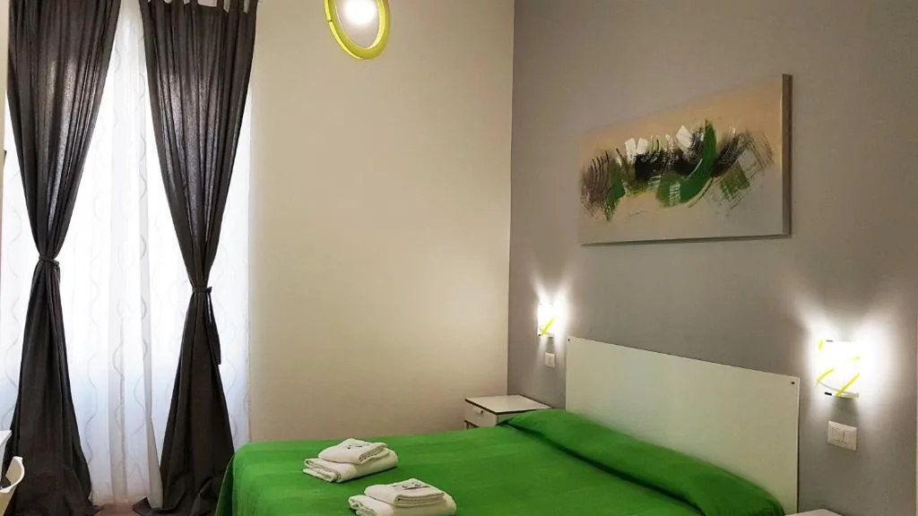 Double Room with External Private Bathroom — Piumith Guest House