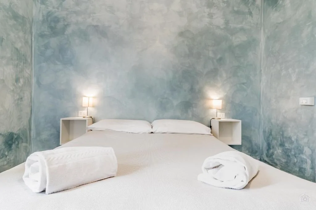 Double Room with External Private Bathroom — Roma House Piramide