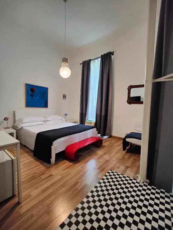 Camera Matrimoniale con Bagno Privato Esterno — Rome Center Rooms