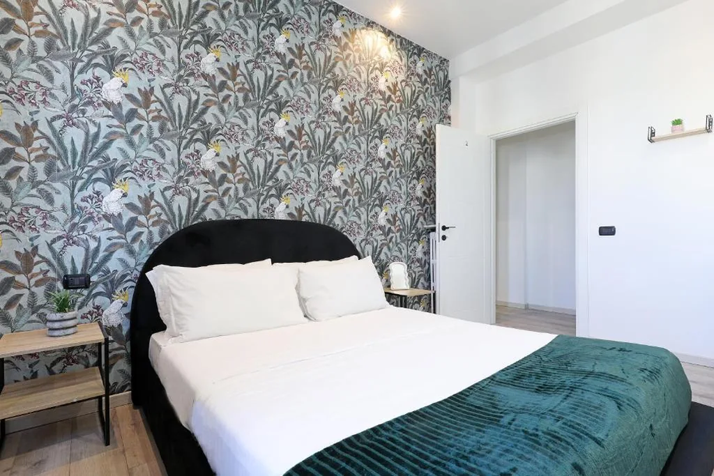 Double Room with External Private Bathroom — Vatican 18 GuestHouse