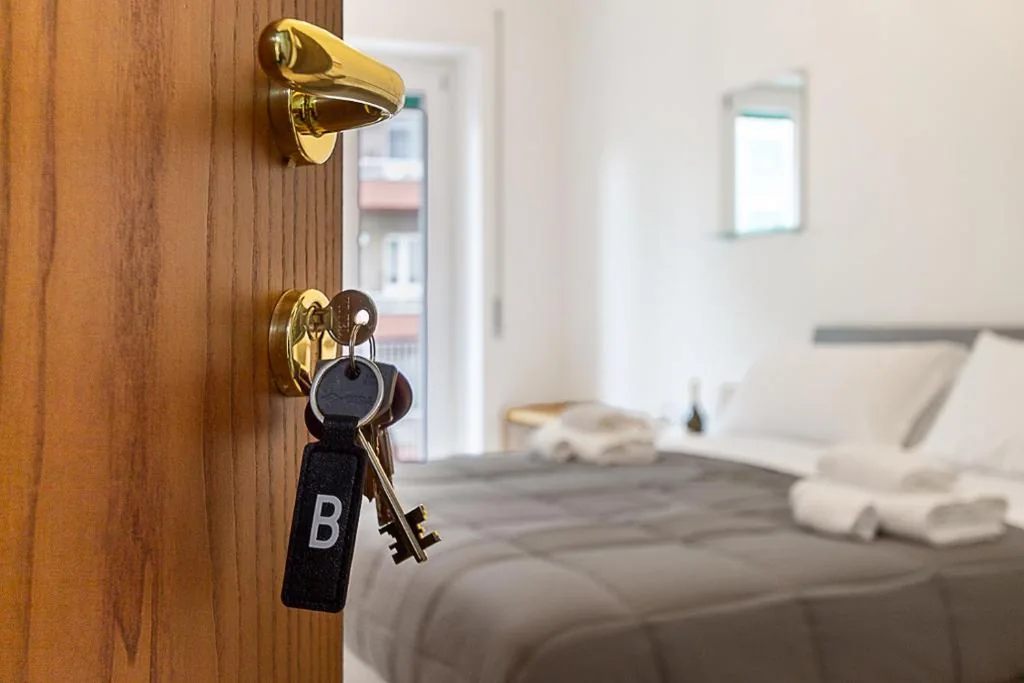 Camera Matrimoniale con Bagno Privato Esterno — Vatican Cipro Guest House