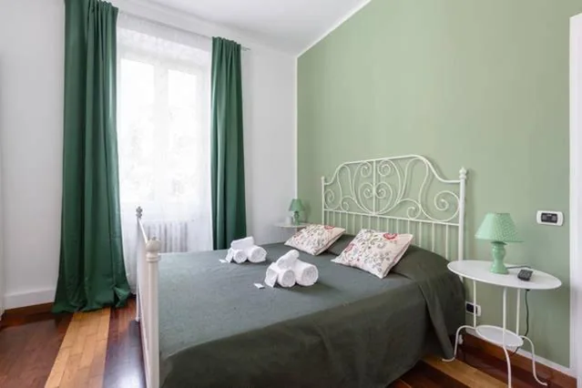 Double Room with External Private Bathroom — Vatican Garden House
