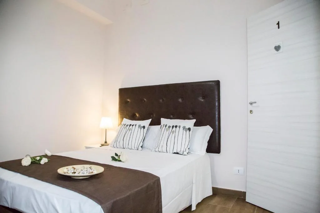 Camera Matrimoniale con Bagno Privato Esterno — Vatican Suite 383