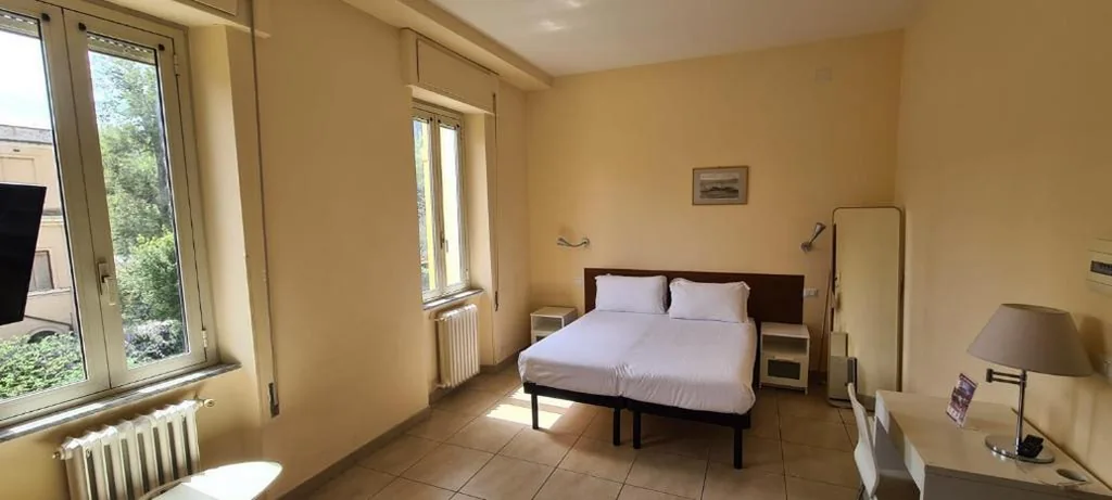 Camera Matrimoniale con Bagno Privato Esterno — Villa Riari Garden