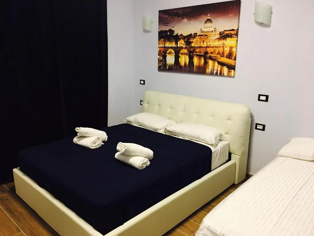 Double Room with Private Bathroom — Favola Romana – Guest House