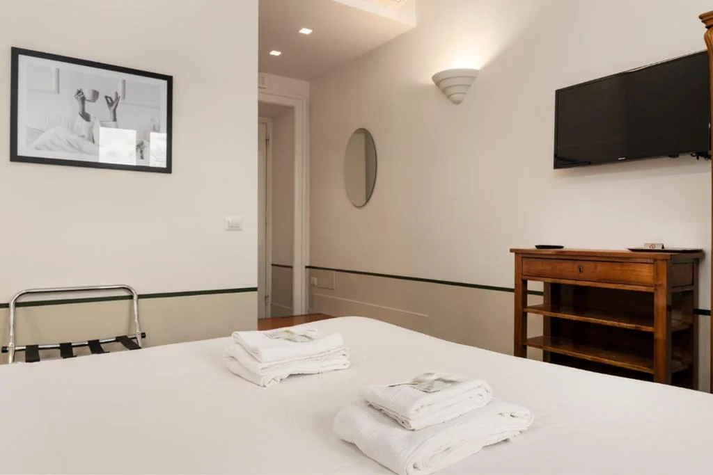 Camera Matrimoniale con Bagno Privato — Gatsby Guest House – Zen 60