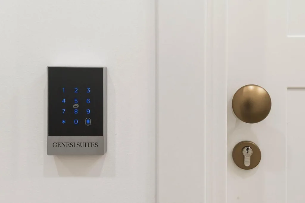 Double Room with Private Bathroom — GENESI Suites
