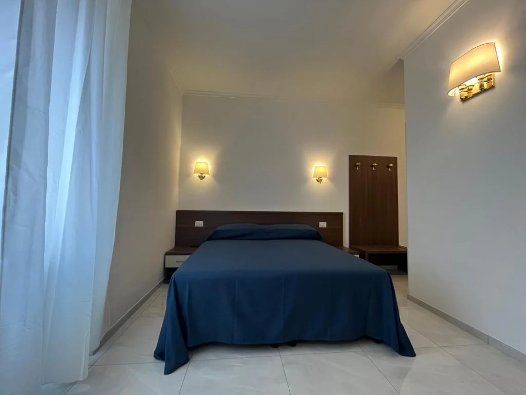 Camera Matrimoniale con Bagno Privato — Giovanni Guest House