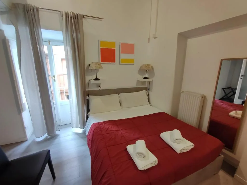Double Room with Private Bathroom — Giubbonari Street