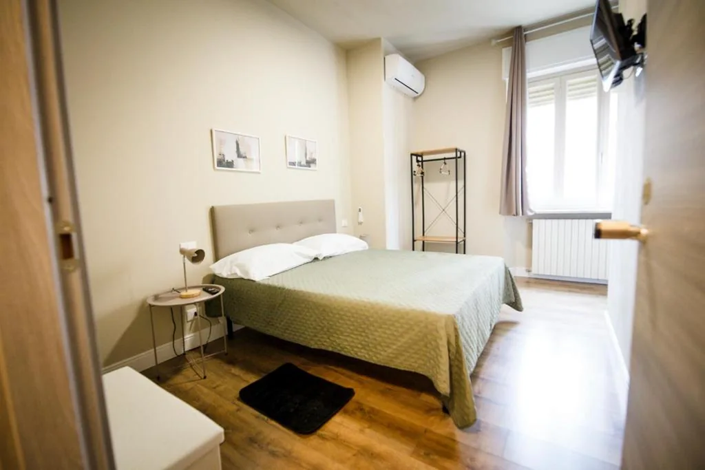 Camera Matrimoniale con Bagno Privato — Guest House Nonna Rosa