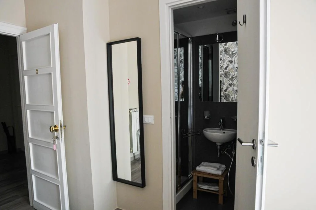 Camera Matrimoniale con Bagno Privato — Guest House Prime Palace