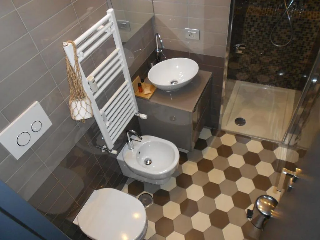 Camera Matrimoniale con Bagno Privato — Guest House Sinfonia sul Tevere