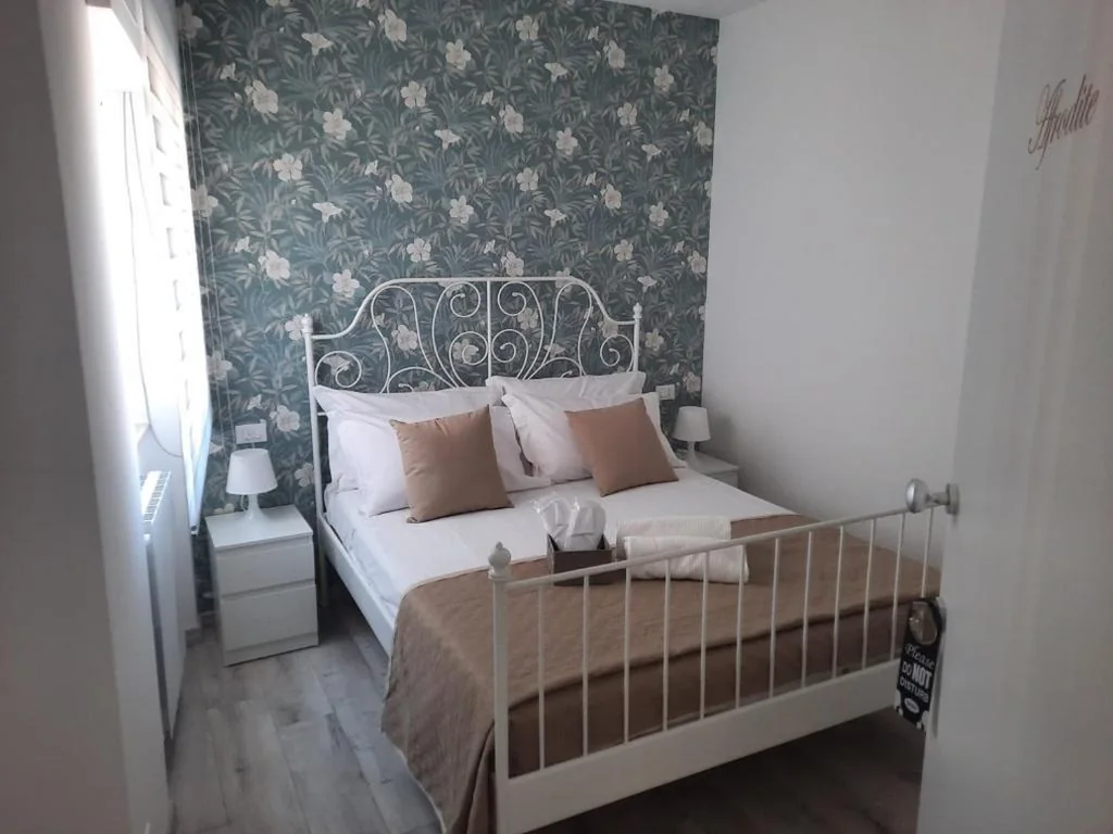 Camera Matrimoniale con Bagno Privato — GUEST HOUSE TRA CIELO E MARE