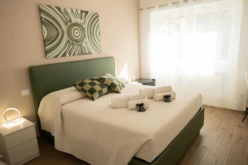Camera Matrimoniale con Bagno Privato — Hello Claudia Guest House Roma Centro