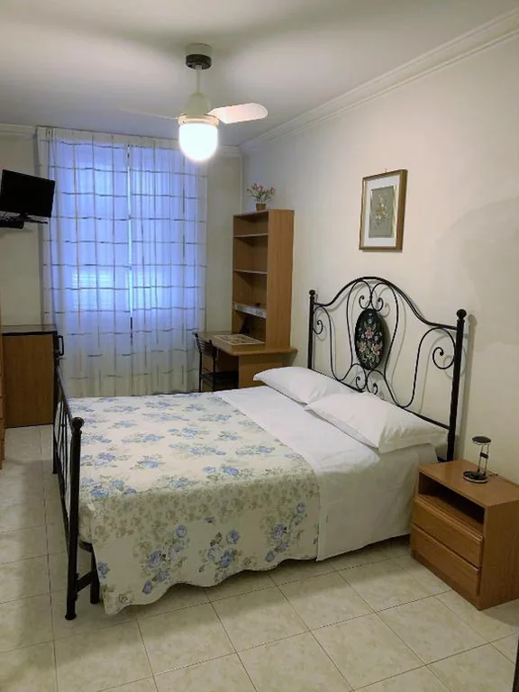 Camera Matrimoniale con Bagno Privato — HOTEL ELENA