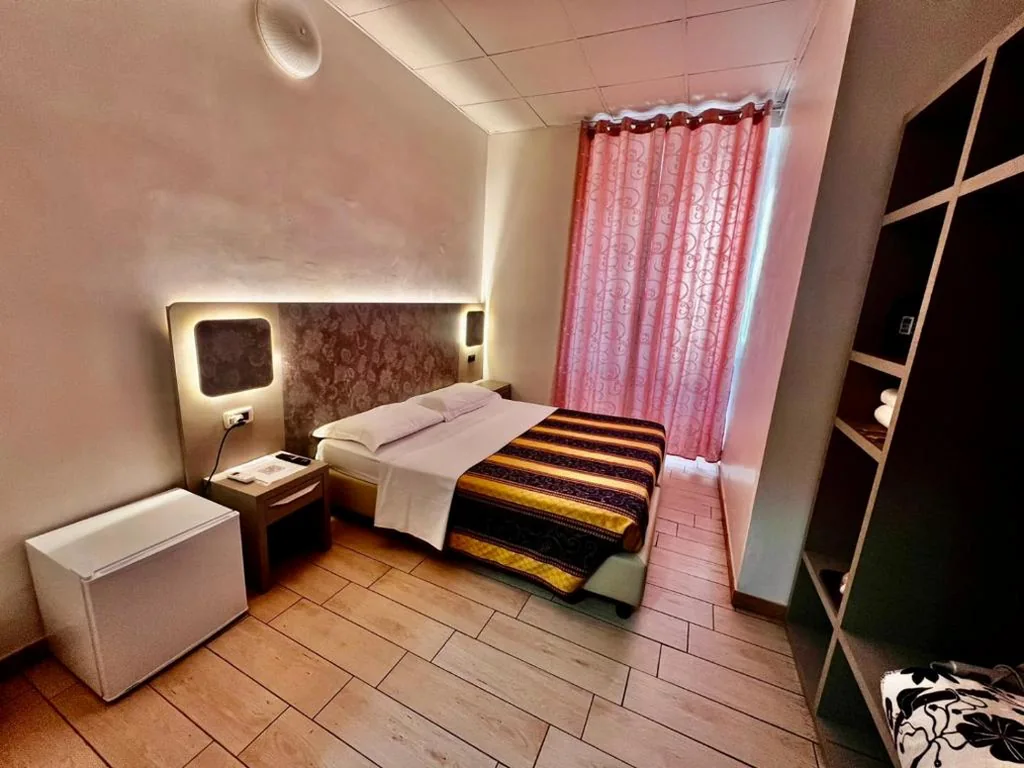 Double Room with Private Bathroom — Hotel principe