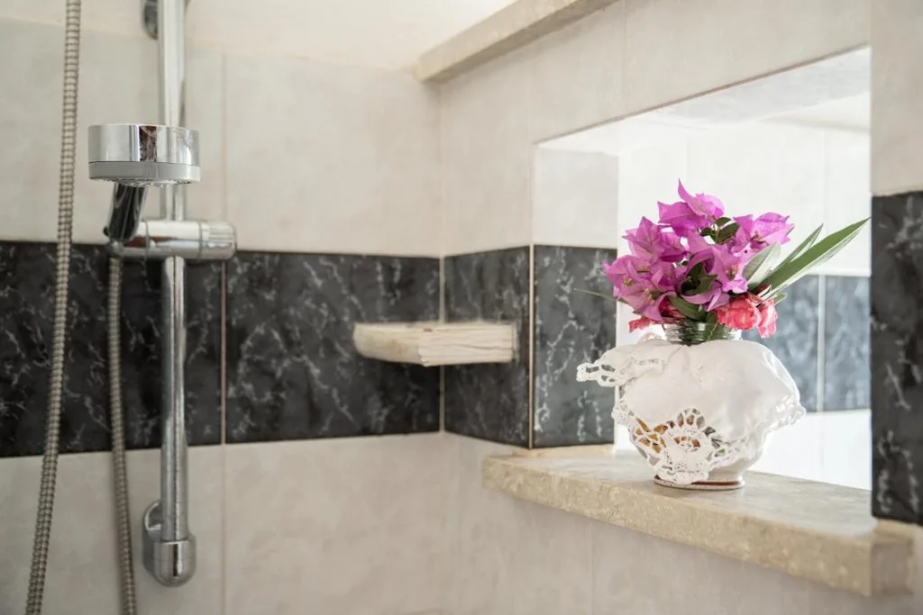 Camera Matrimoniale con Bagno Privato — Hotel Vittoria