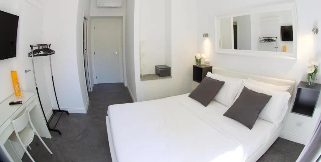 Double Room with Private Bathroom — I LOVE VATICANO GUEST HOUSE