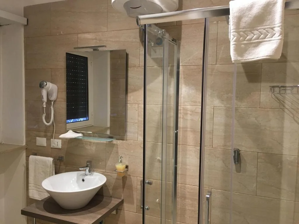 Camera Matrimoniale con Bagno Privato — Il Faro Gianicolense