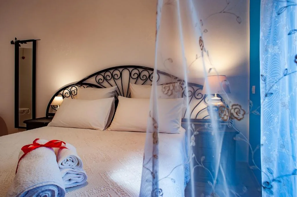 Camera Matrimoniale con Bagno Privato Interno — B&B Buonfiglio Cicconcelli – Terrazza panoramica