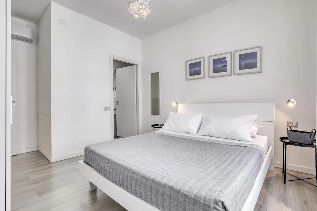 Double Room with Private Bathroom — INTERZASTRADA B&B