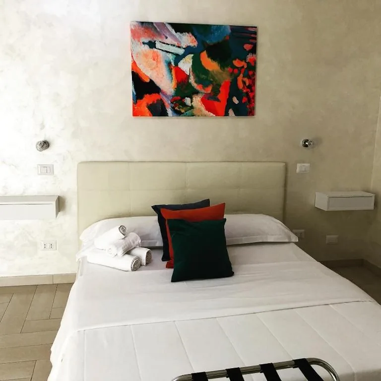 Double Room with Private Bathroom — Isabel