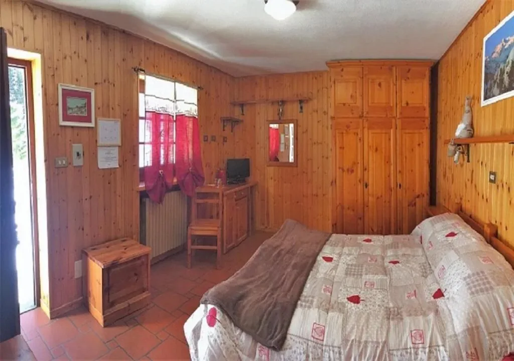 Camera Matrimoniale con Bagno Privato — Kleine
