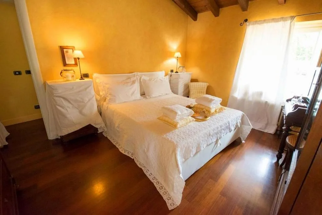 Camera Matrimoniale con Bagno Privato — La Casa sui Tetti