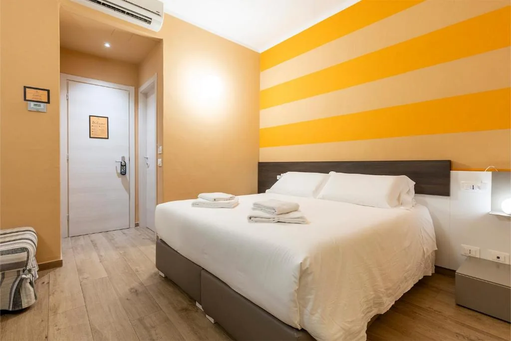 Double Room with Private Bathroom — La Loggia de’ Banchi