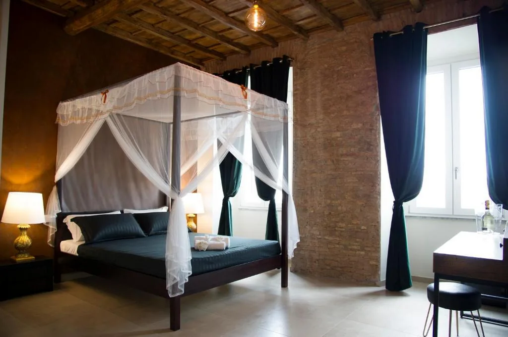 Double Room with Private Bathroom — Le Boutique Luxury Rooms diffused in historical center