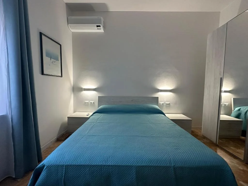 Camera Matrimoniale con Bagno Privato — Le Terre del Golfo Rooms