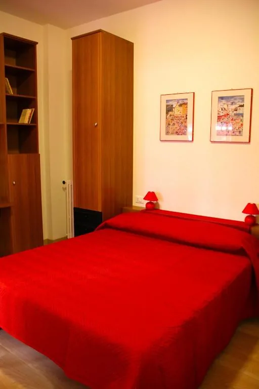 Double Room with Private Bathroom — Lo Studio Guest House