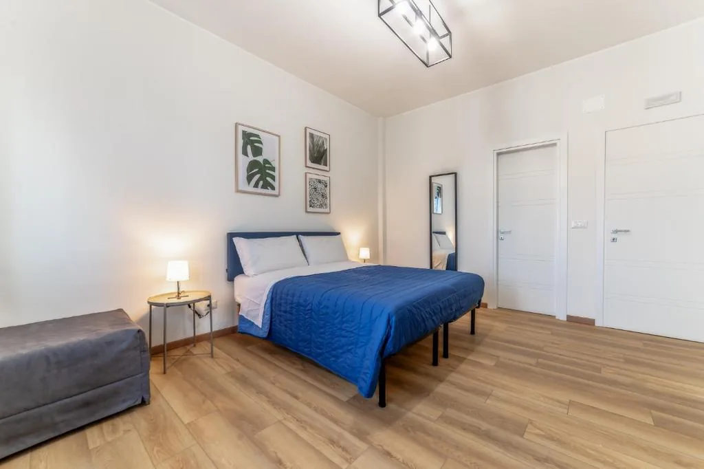 Camera Matrimoniale con Bagno Privato — Lorena Cozy Rooms – Ospedale Gemelli – WiFi