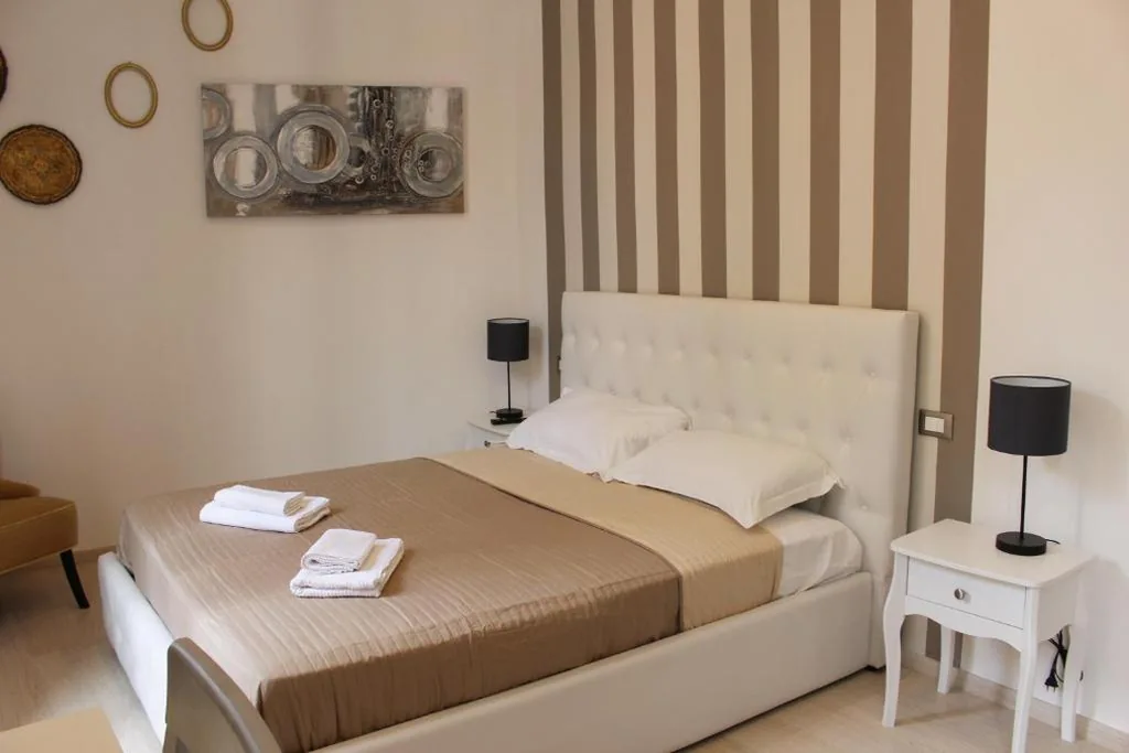 Camera Matrimoniale con Bagno Privato — Maestrale Charme Rooms
