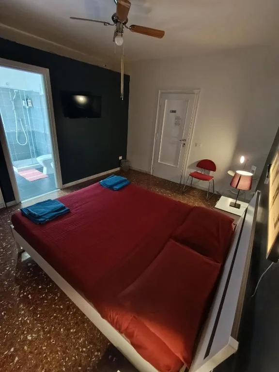 Camera Matrimoniale con Bagno Privato — MagicalRoom