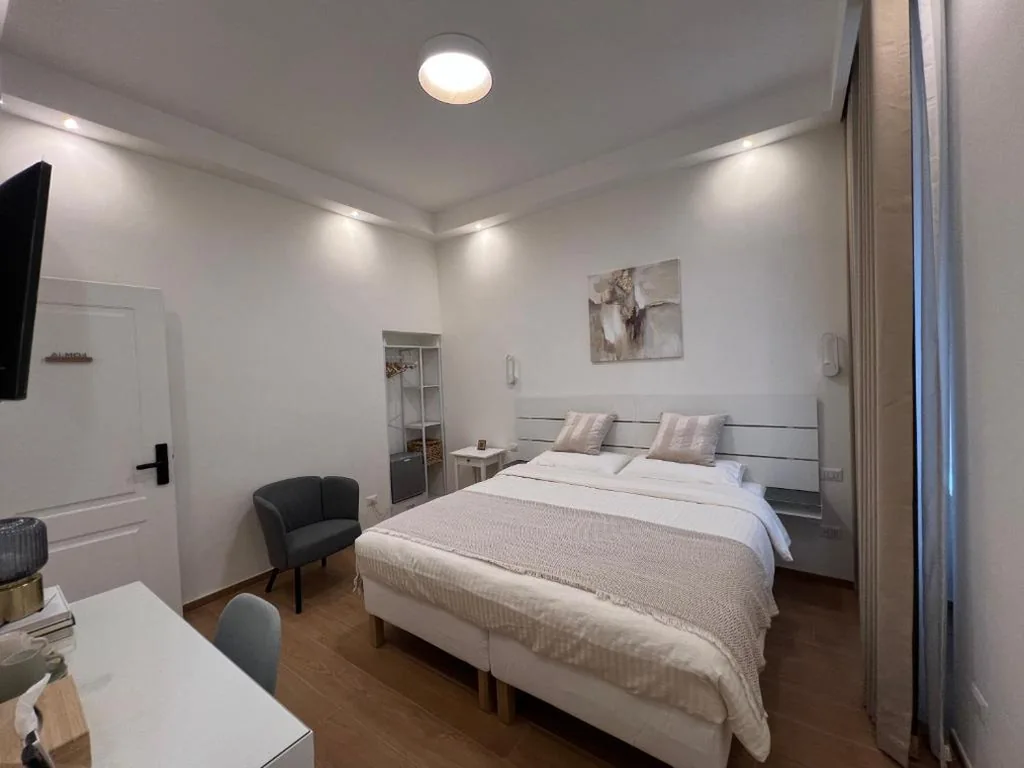 Camera Matrimoniale con Bagno Privato — Maison Almo Guesthouse