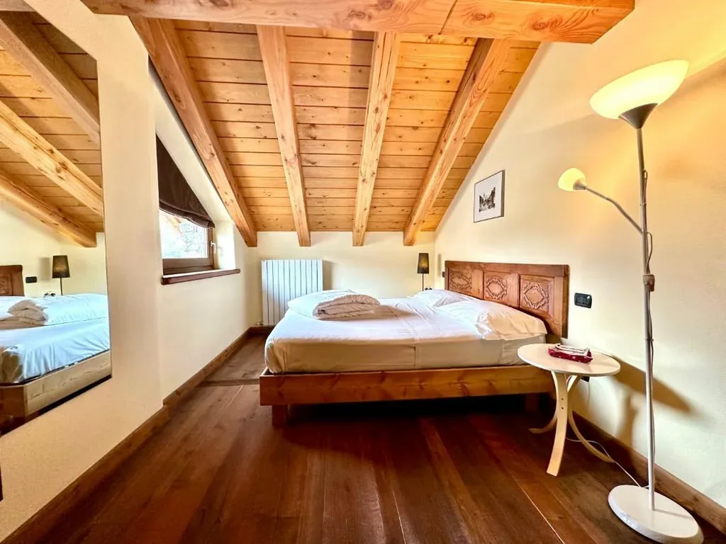 Double Room with Private Bathroom — Maison Rosset agriturismo, CAMERE, appartamenti e spa in Valle d’Aosta