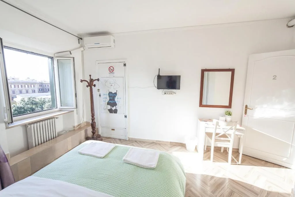 Double Room with Private Bathroom — Meile House