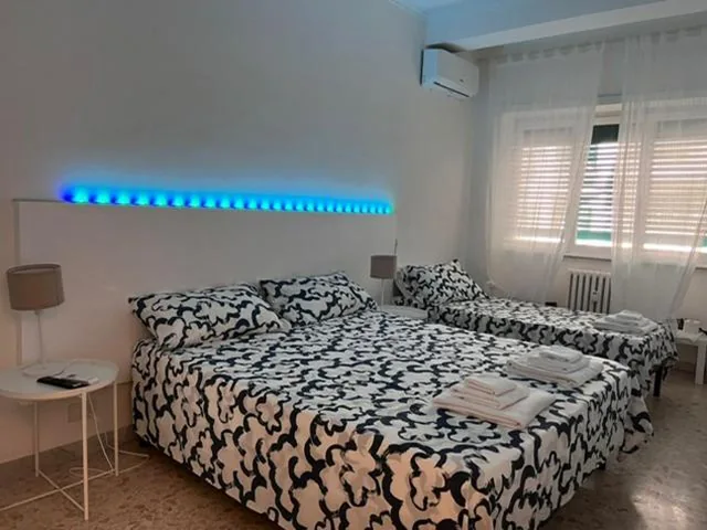Double Room with Private Bathroom — Monteverde Trastevere Dolce Vita Rooms