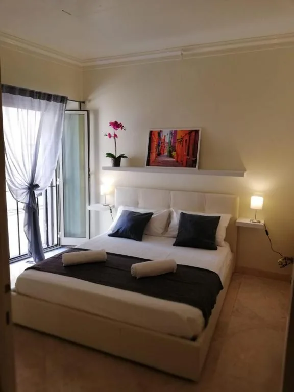 Camera Matrimoniale con Bagno Privato — Navona Private Rooms bnb