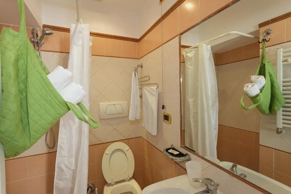Camera Matrimoniale con Bagno Privato — NiceToMeetYou
