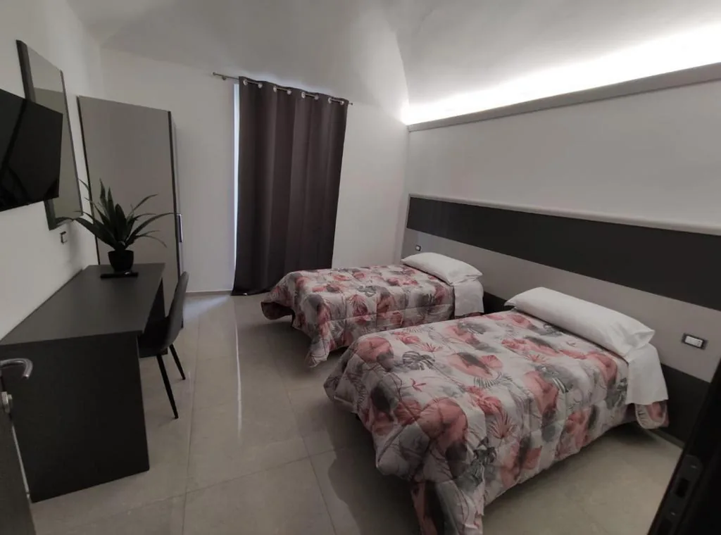 Camera Matrimoniale con Bagno Privato — Novara
