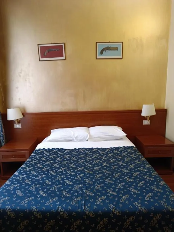 Double Room with Private Bathroom — Opera Italian Suite