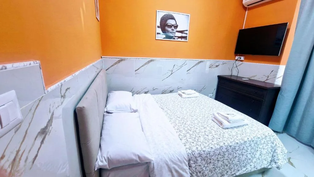 Double Room with Private Bathroom — Oscar Rooms