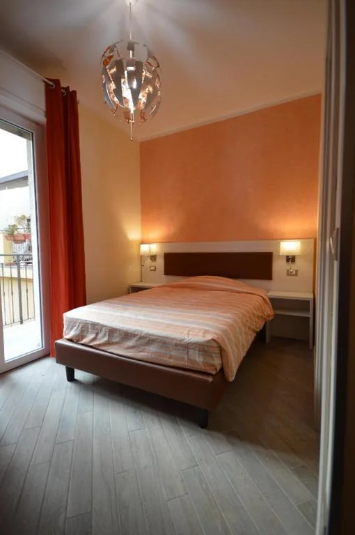 Camera Matrimoniale con Bagno Privato — Palafiori Rooms Sanremo
