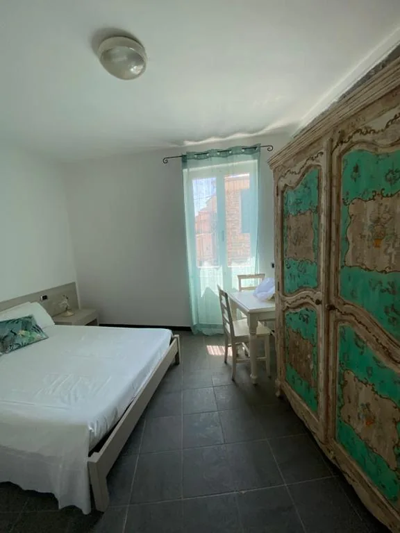 Double Room with Private Bathroom — Pensione Sorriso