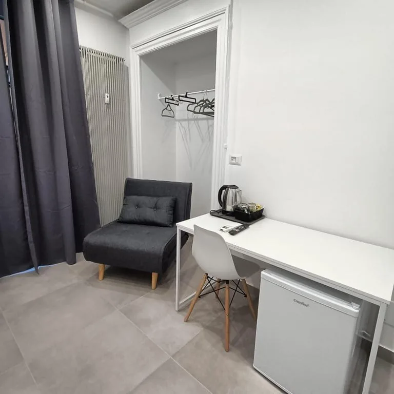 Double Room with Private Bathroom — Porta Nuova Suite 57