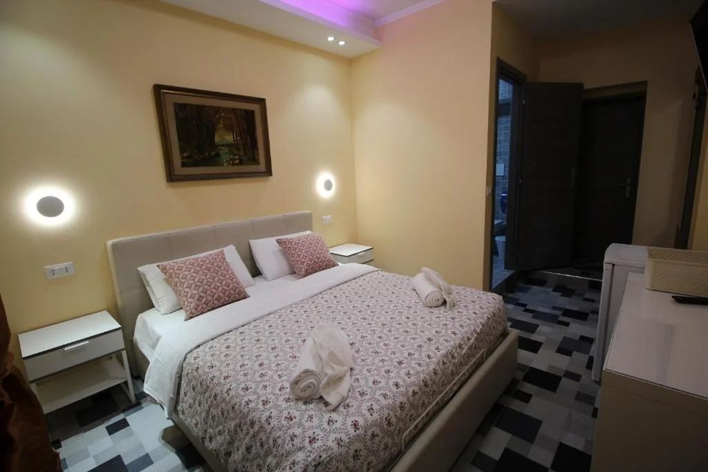Camera Matrimoniale con Bagno Privato — Quest House Lihong