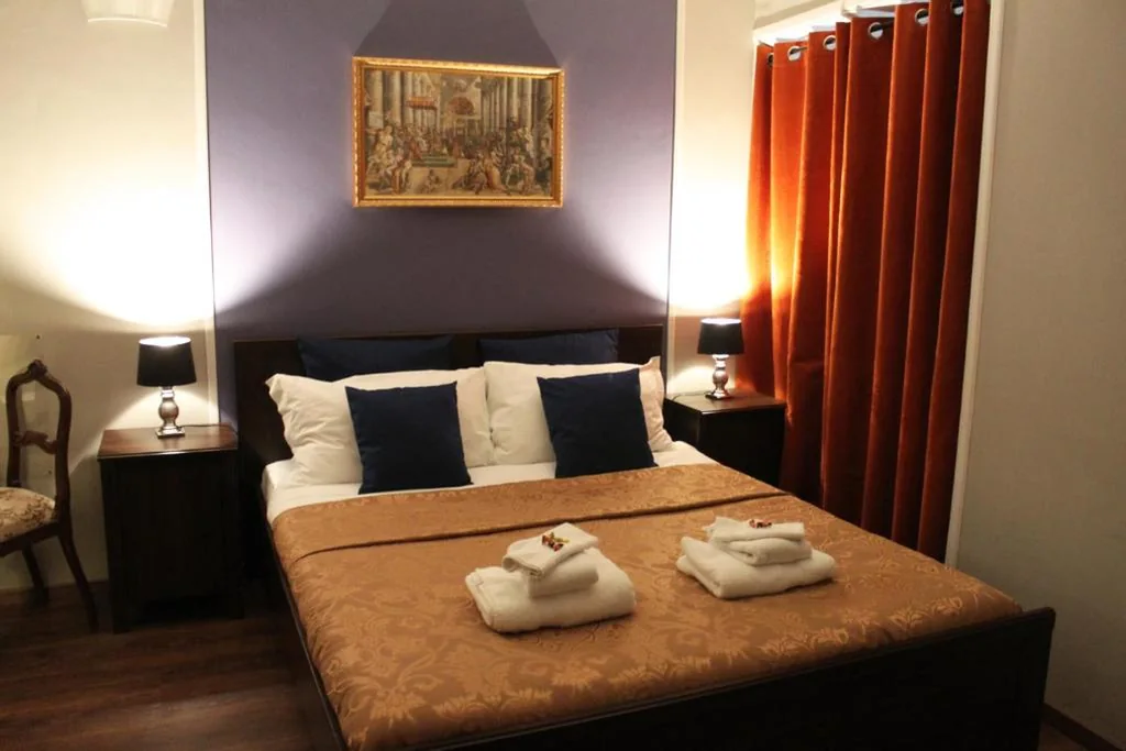 Double Room with Private Bathroom — Raphael Rooms